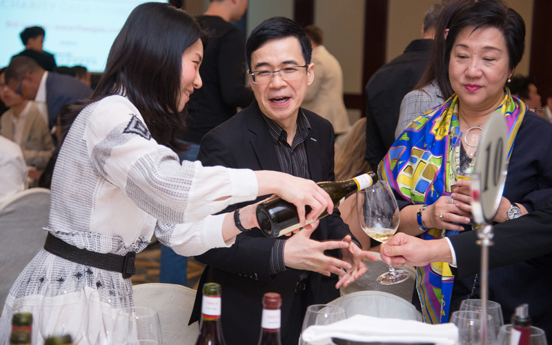 2019 THE FINE WINE EXPERIENCE BURGHOUND SYMPOSIUM Hong Kong Gala Dinner with special guests: Edouard Parinet, Jean-Luc Pépin, Erica and Allen Meadows
